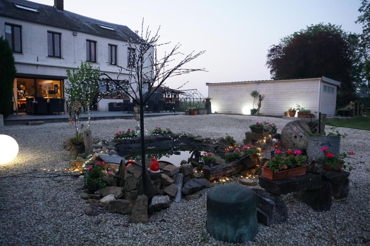 Le Chateau De Frankie Spas-Saunas Grand-Reng Exterior photo